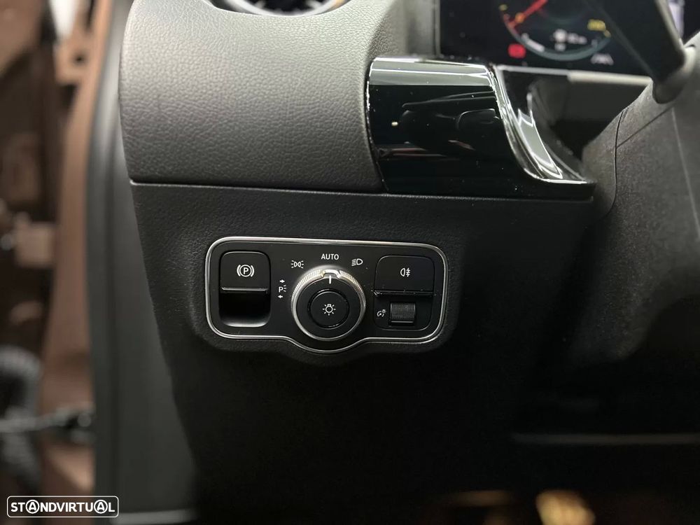 Mercedes-Benz GLA 250 e AMG Line - 19