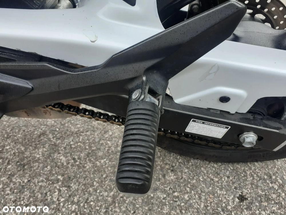 Yamaha XJ - 16
