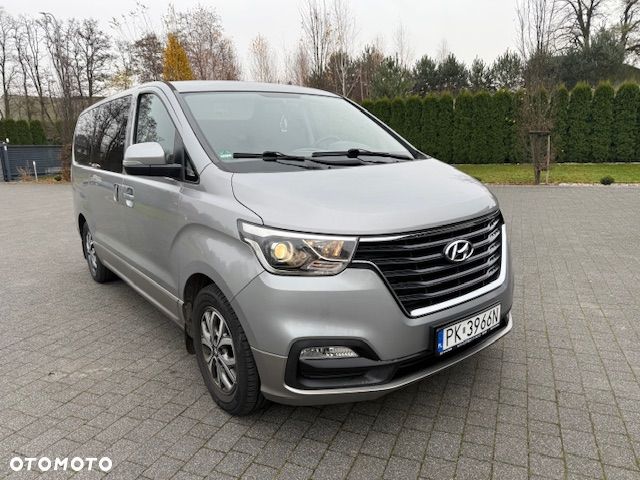 Hyundai H-1 Starex - 4