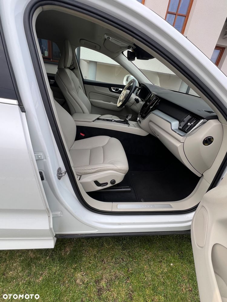 Volvo XC 60 D5 SCR AWD Inscription - 4