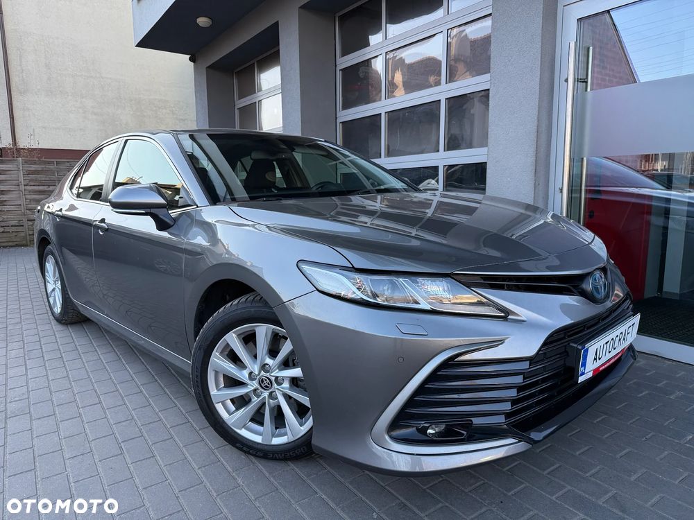 Toyota Camry 2.5 Hybrid Comfort CVT - 24