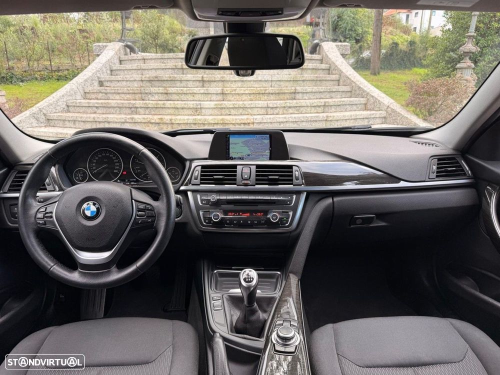 BMW 320 d Touring EfficientDynamics - 21