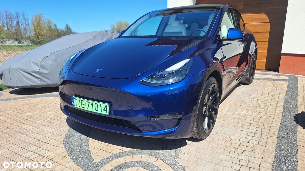 Tesla Model Y - 1