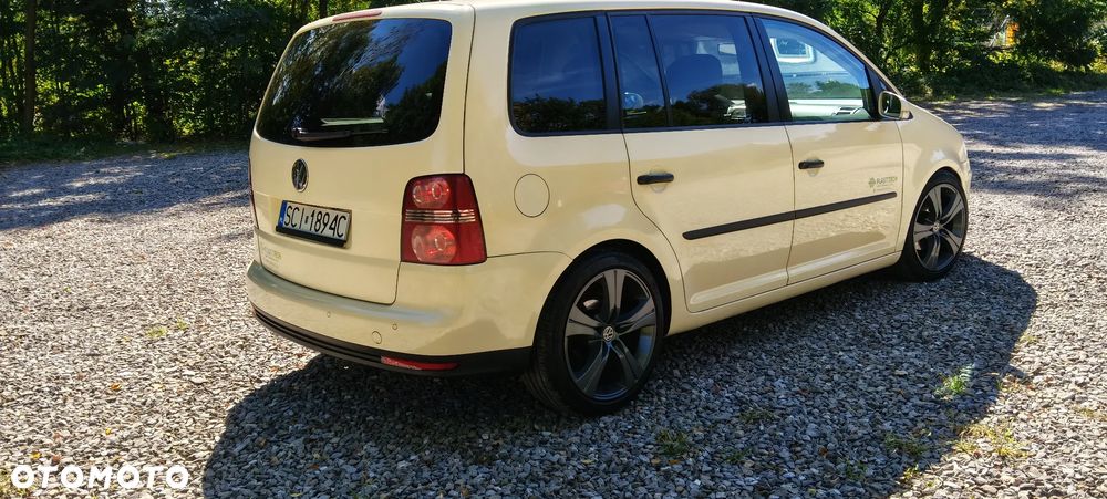 Volkswagen Touran 1.9 TDI Conceptline DSG - 6