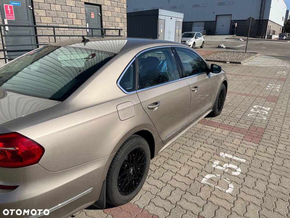 Volkswagen Passat 1.8 TSI (BlueMotion Technology) DSG Comfortline - 15