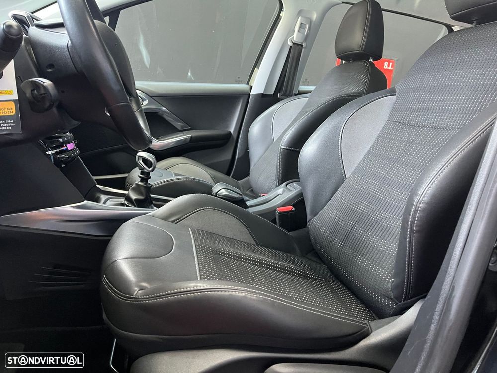 Peugeot 2008 1.2 PureTech Allure - 8