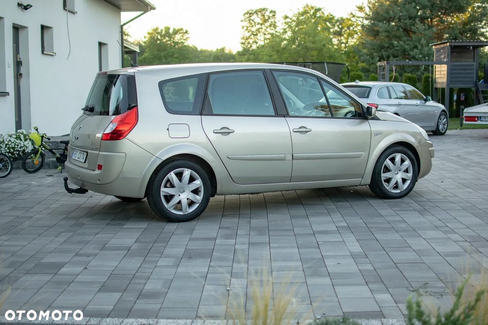 Renault Grand Scenic - 18