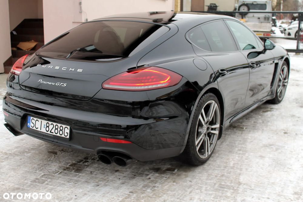 Porsche Panamera GTS - 4