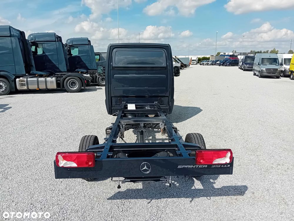 Mercedes-Benz Sprinter - 6