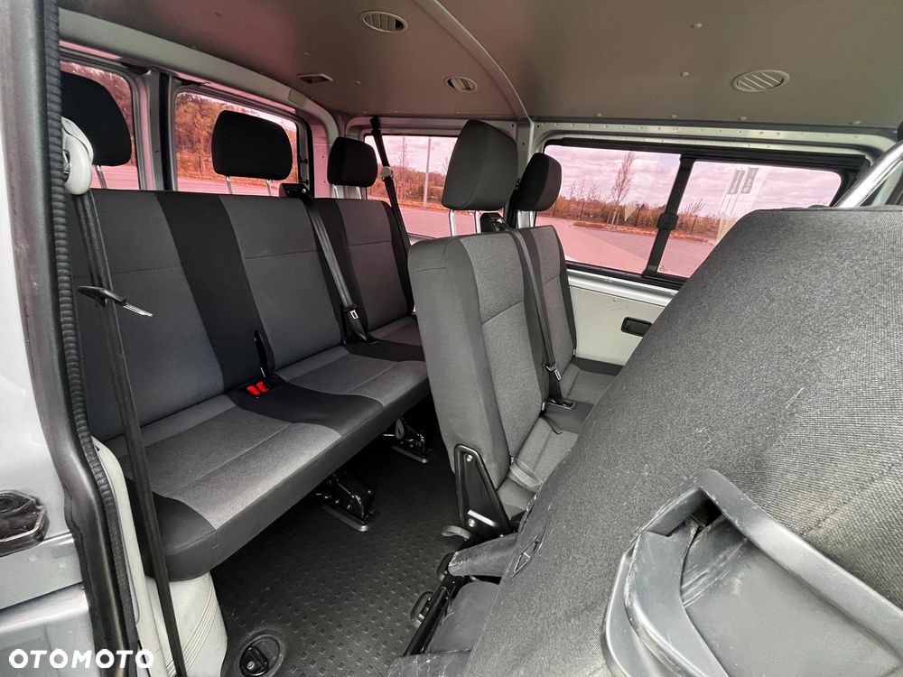 Volkswagen Transporter - 30