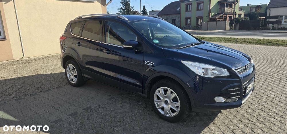 Ford Kuga 1.5 EcoBoost 2x4 Titanium - 4
