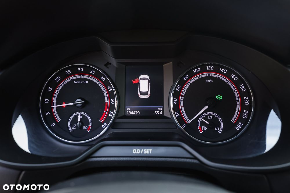 Skoda Octavia 2.0 TDI RS DSG - 25