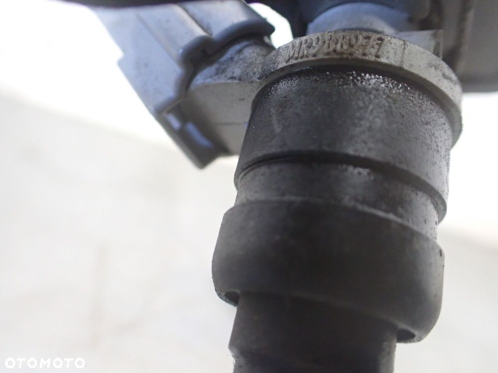 LISTWA WTRYSKOWA MITSUBISHI COLT CZ3 1.3 MR988977 - 11