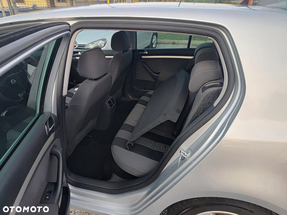 Volkswagen Golf 1.6 United - 28