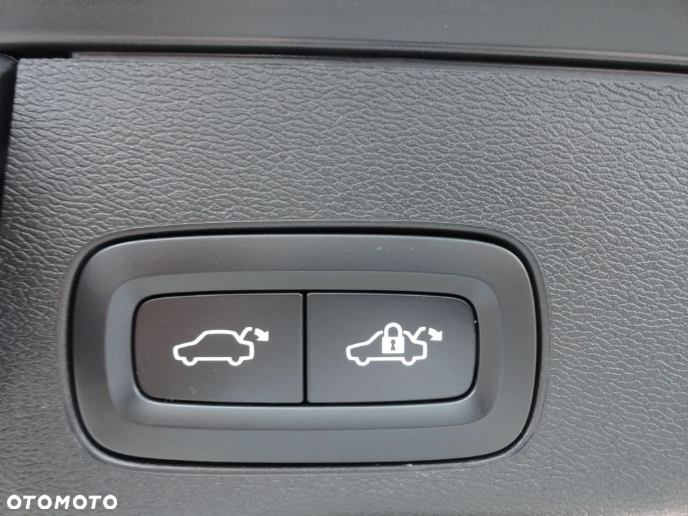 Volvo XC 60 B4 D Geartronic RDesign - 29