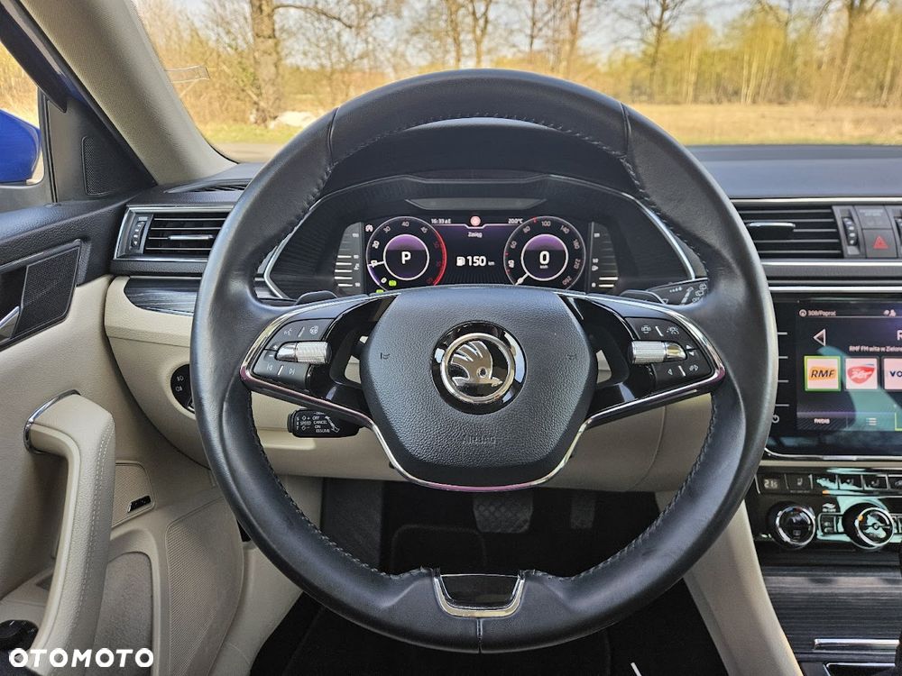 Skoda Superb 2.0 TDI DSG Premium Edition - 34