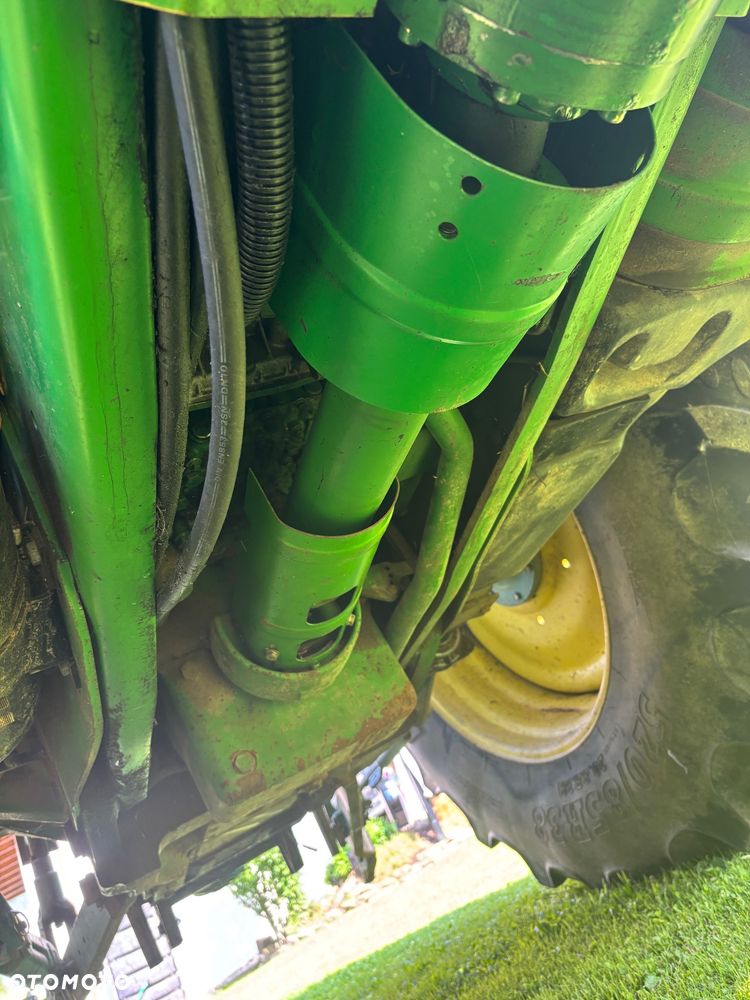 John Deere 6810 - 11