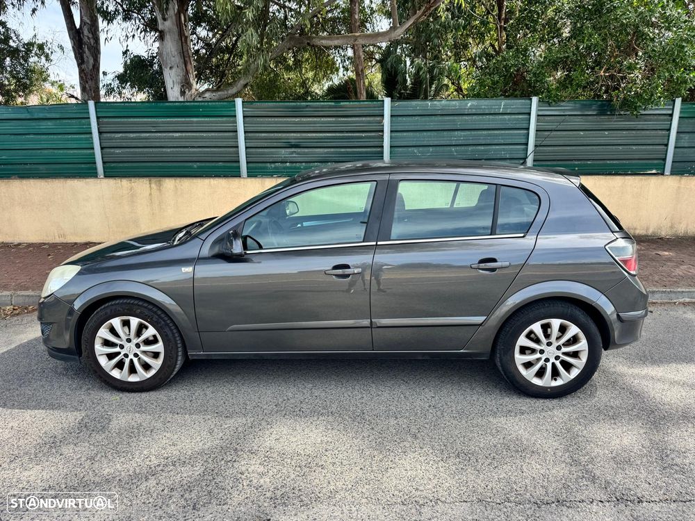 Opel Astra 1.7 CDTi Cosmo ecoFLEX - 2