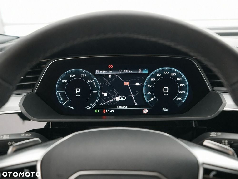 Audi Q8 Sportback e-tron - 18