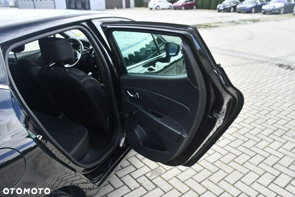 Renault Clio - 23