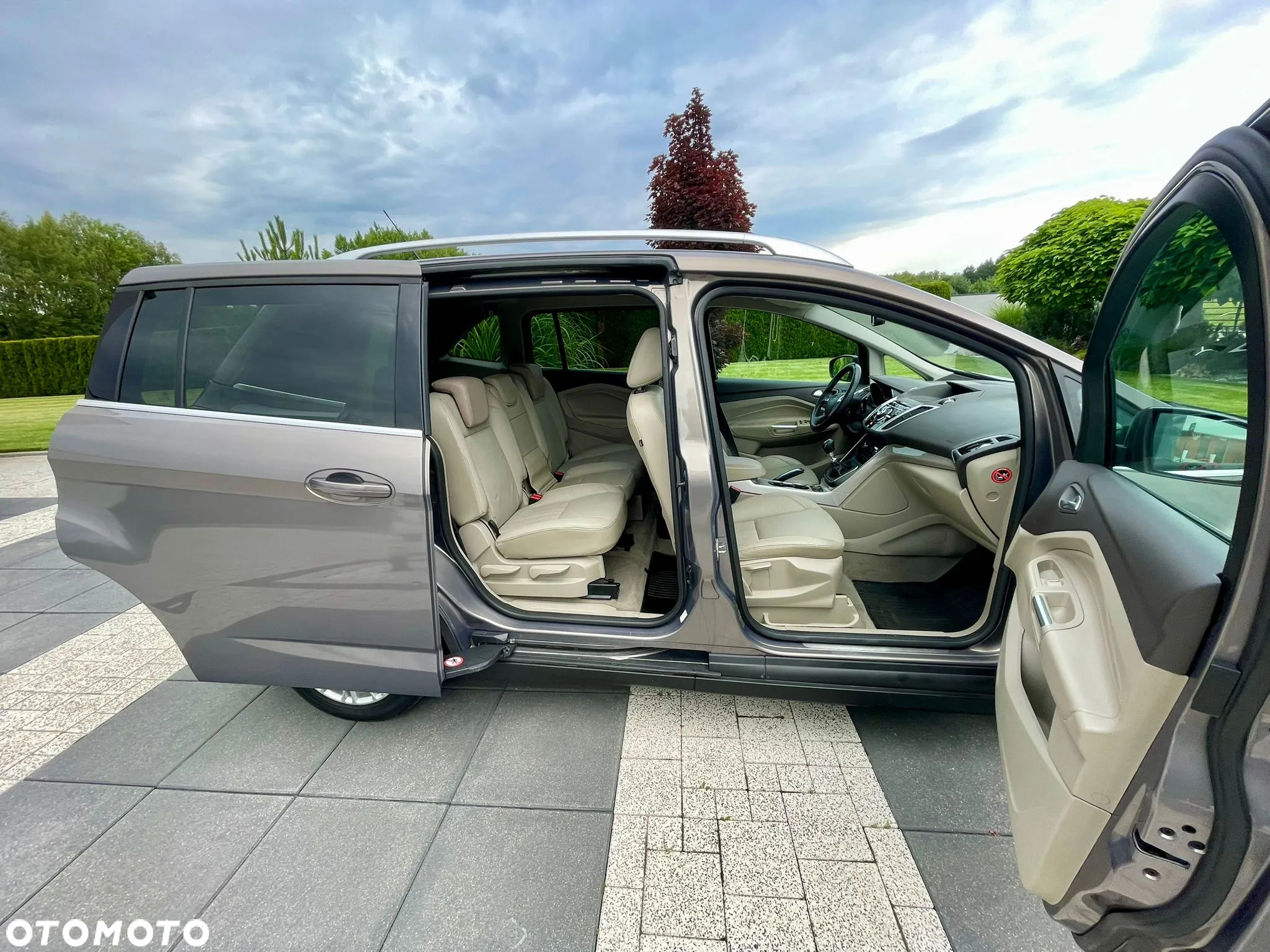 Ford Grand C-MAX 2.0 TDCi Titanium - 17