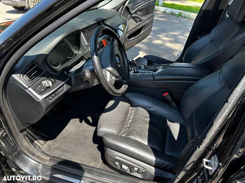 BMW Seria 5 525d xDrive AT - 10