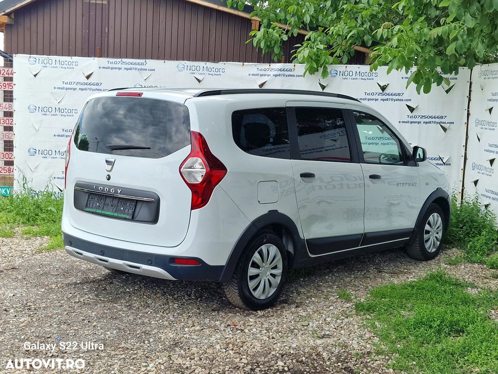 Dacia Lodgy TCe 115 Stepway Celebration - 12