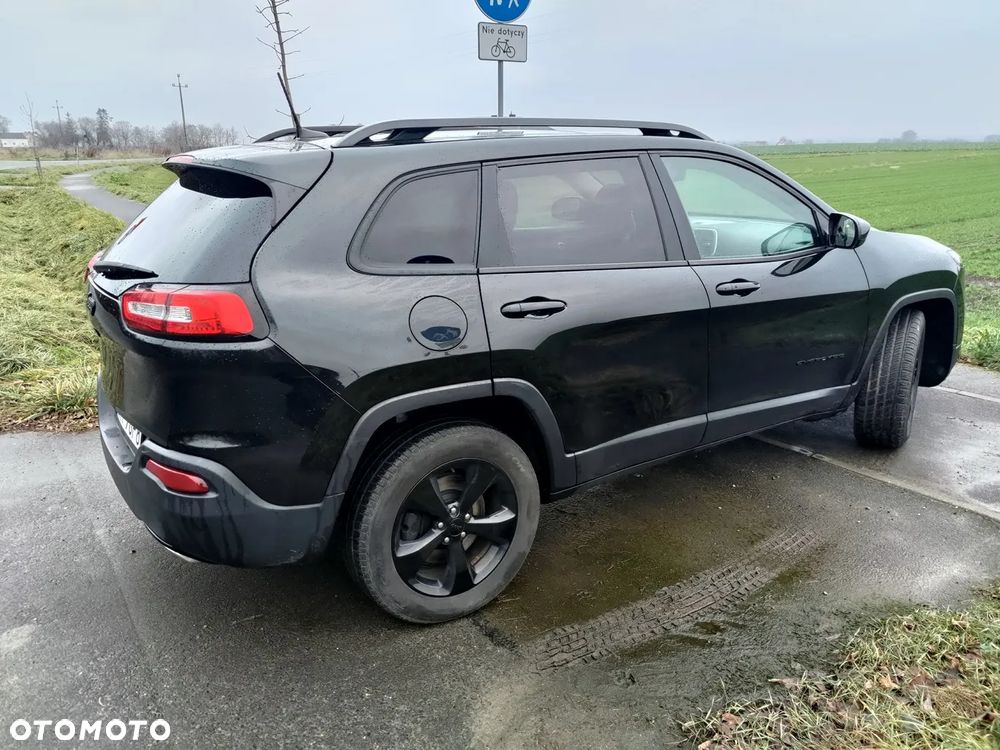 Jeep Cherokee - 11