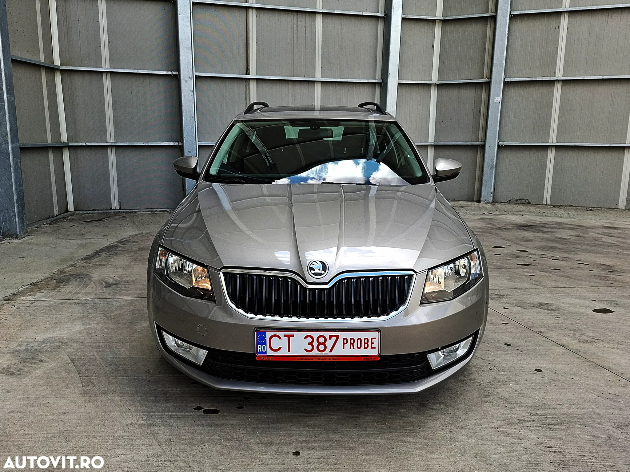 Skoda Octavia 1.6 TDI DSG Style - 2