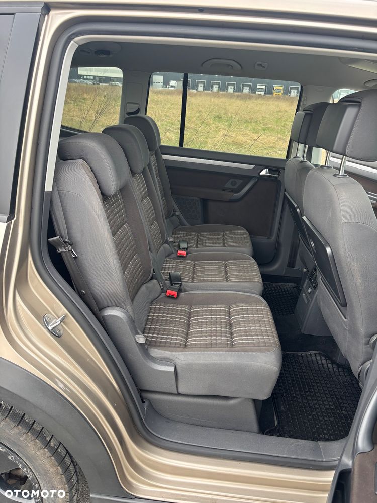 Volkswagen Touran 1.4 TSI Cross - 14