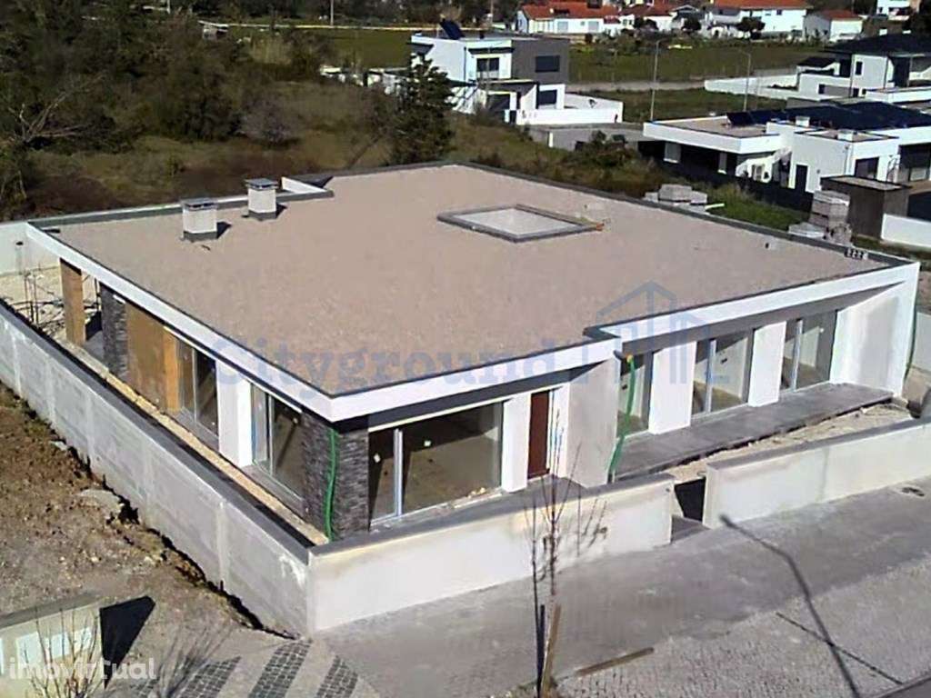 Moradia V4 Contemporânea de Excelência, Parceiros - Grande imagem: 2/25