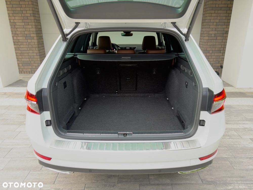 Skoda Superb 2.0 TDI 4x4 DSG L&K - 11