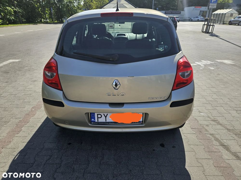 Renault Clio 1.4 16V Authentique - 3