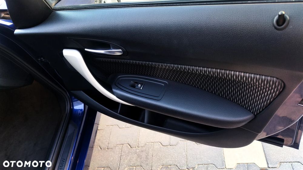 BMW Seria 1 - 32