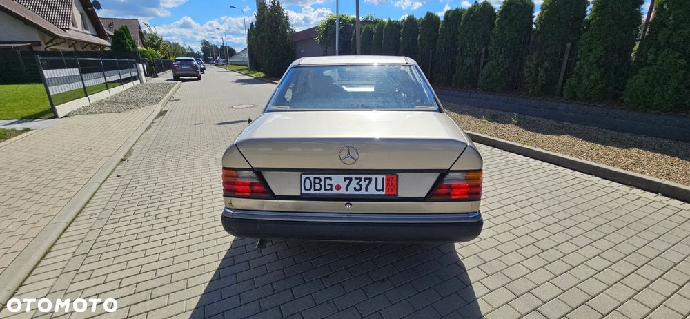 Mercedes-Benz W124 (1984-1993) - 10