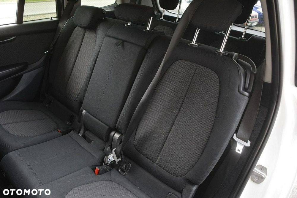 BMW Seria 2 218d Sport Line - 31