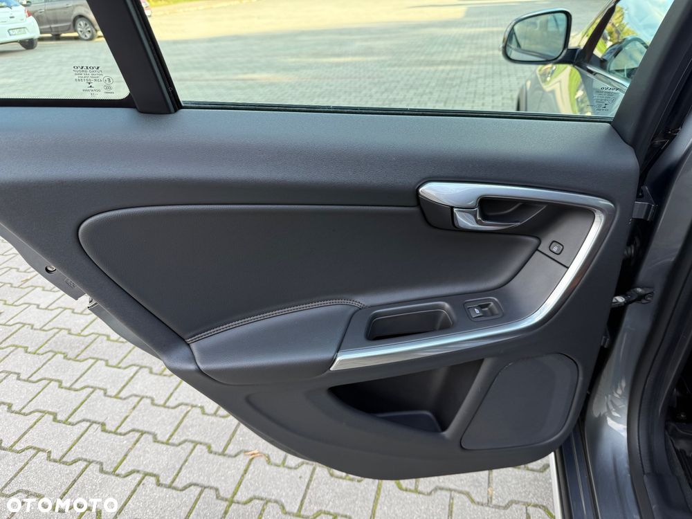 Volvo V60 Cross Country D4 Drive-E Summum - 23