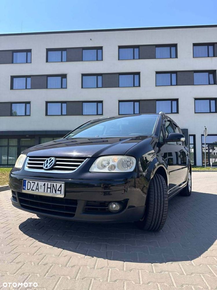 Volkswagen Touran 2.0 FSI Highline - 3