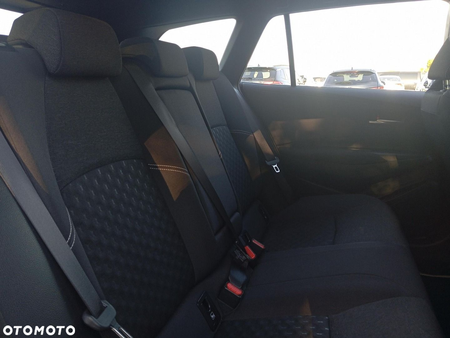 Toyota Corolla 1.8 Hybrid Comfort - 14