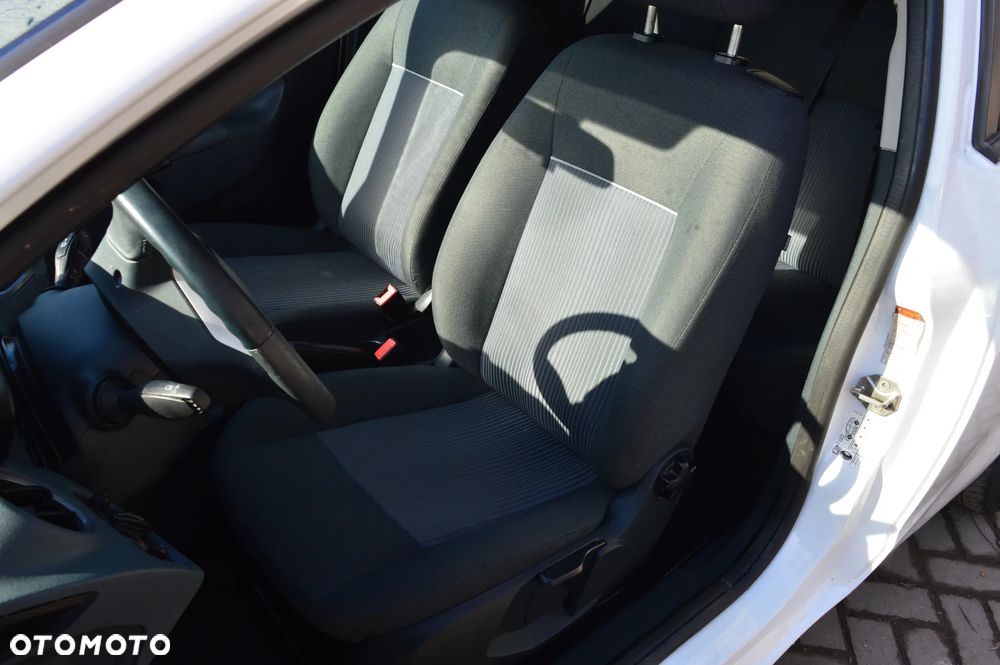 Ford Fiesta 1.6 TDCi DPF Ghia - 14