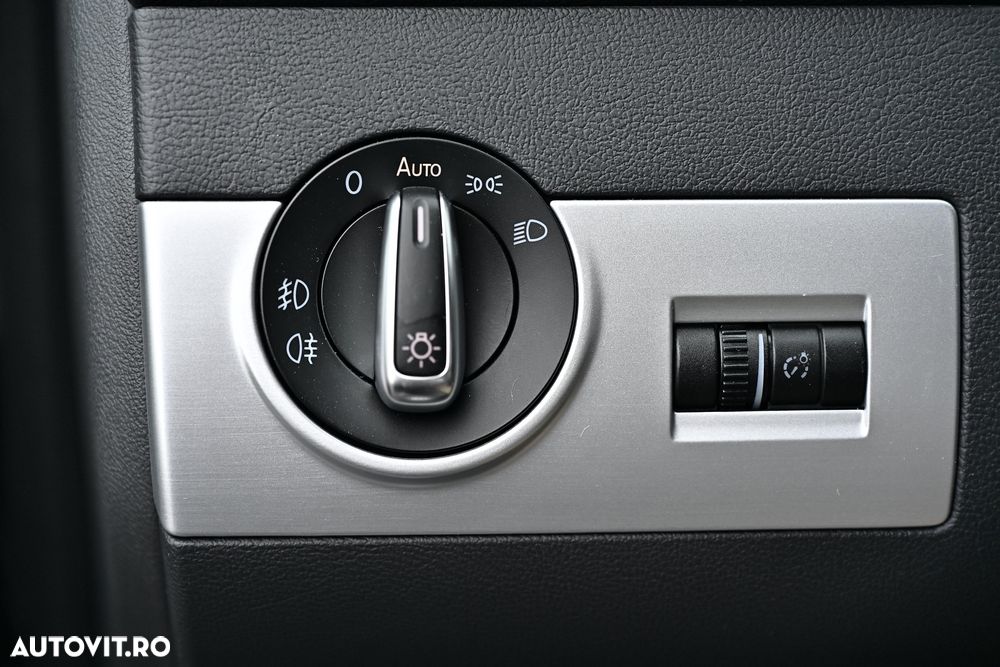 Volkswagen Multivan - 31