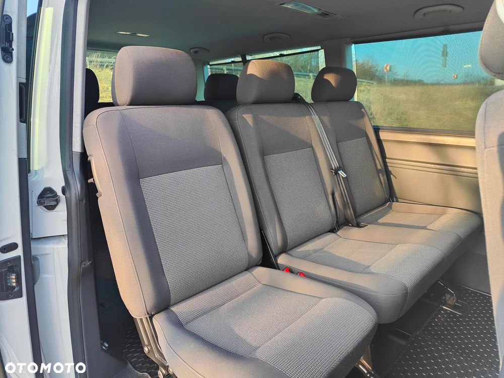 Volkswagen Caravelle - 21