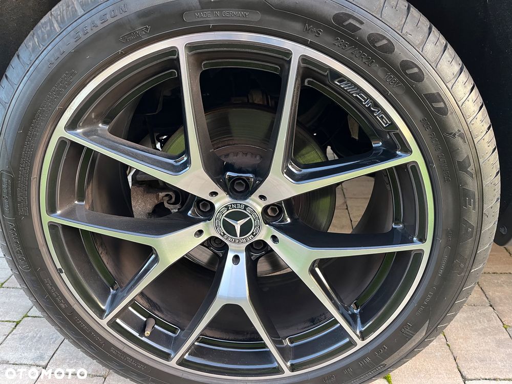 Mercedes-Benz GLC 300 4Matic 9G-TRONIC AMG Line - 12