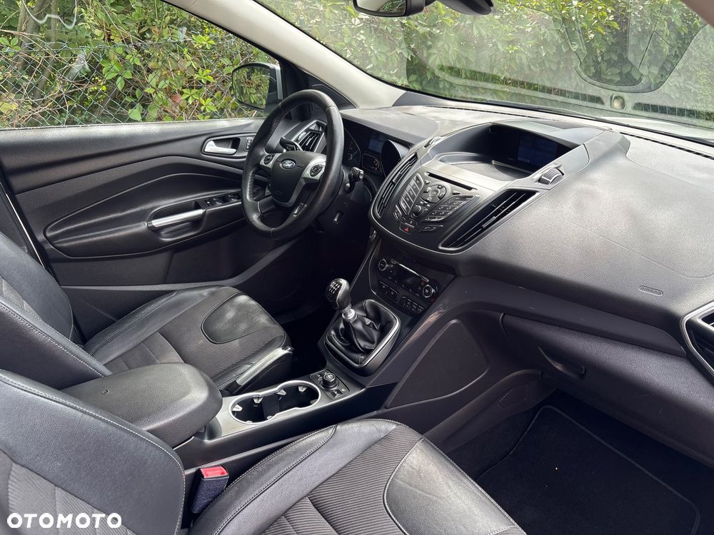 Ford Kuga 2.0 TDCi 2x4 Titanium - 26
