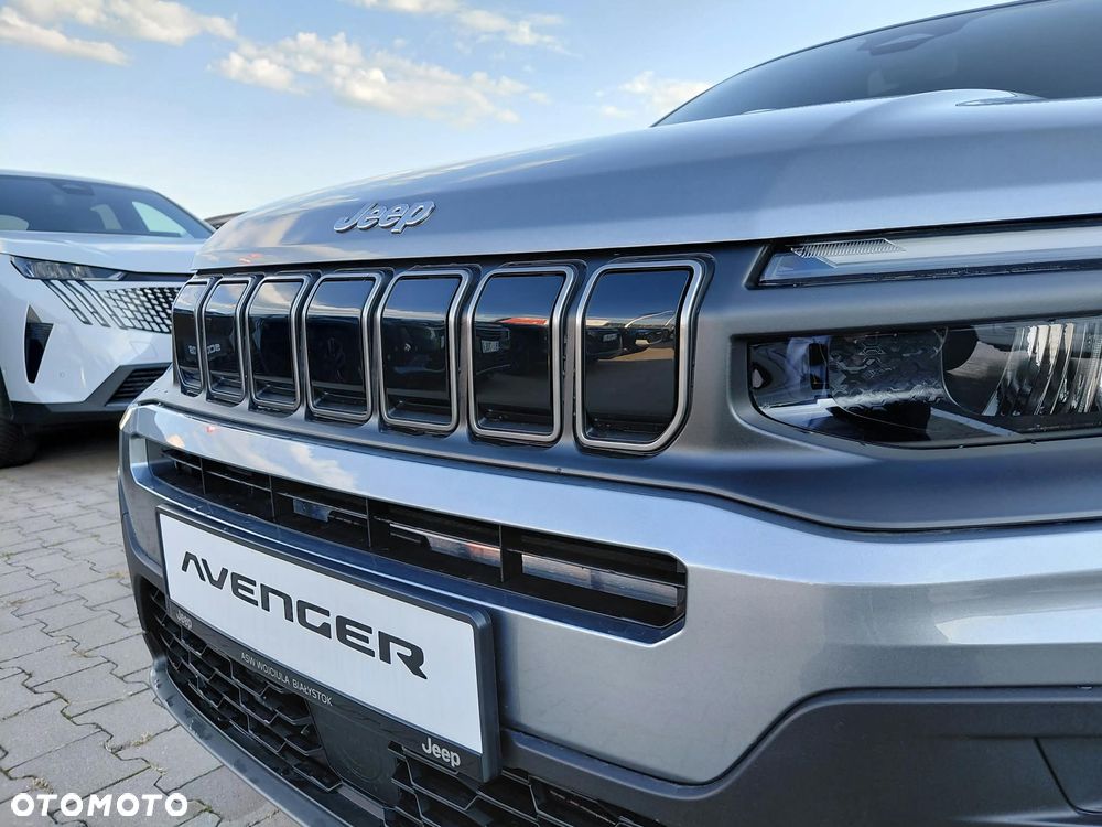 Jeep Avenger 1.2 T3 mHEV Longitude eDCT6 - 12