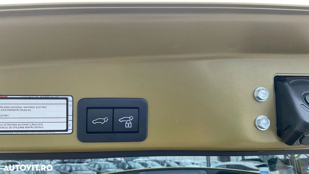 Toyota Yaris Cross 1.5 VVT-i HSD 130 4x4 HEV Exclusive - 33