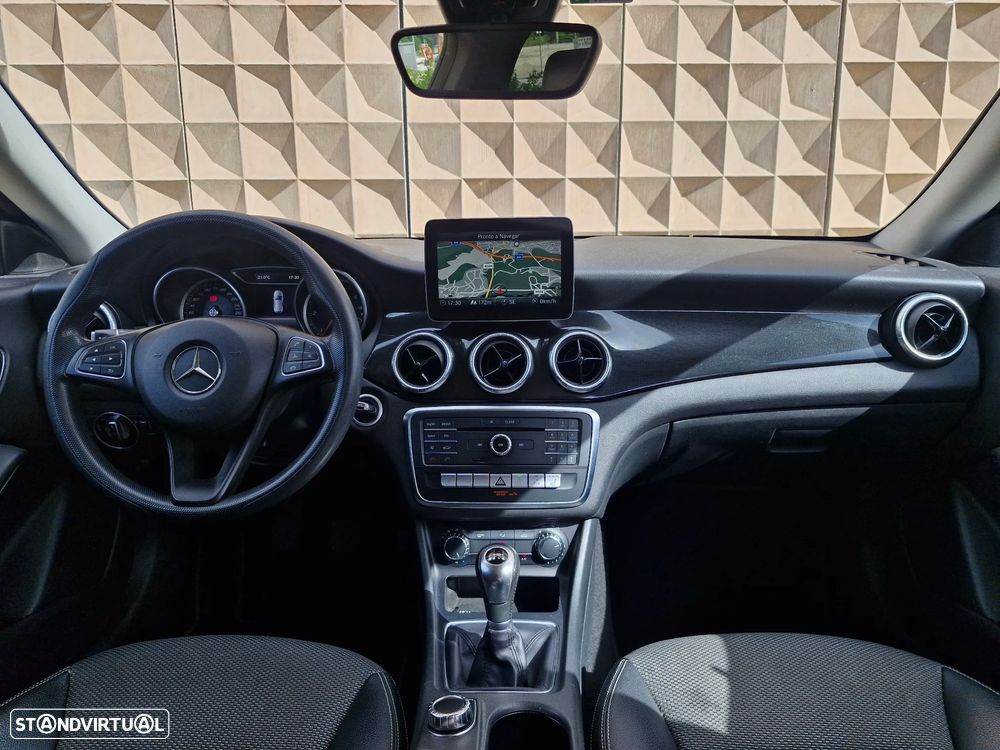 Mercedes-Benz CLA 200 d Shooting Brake Urban - 8
