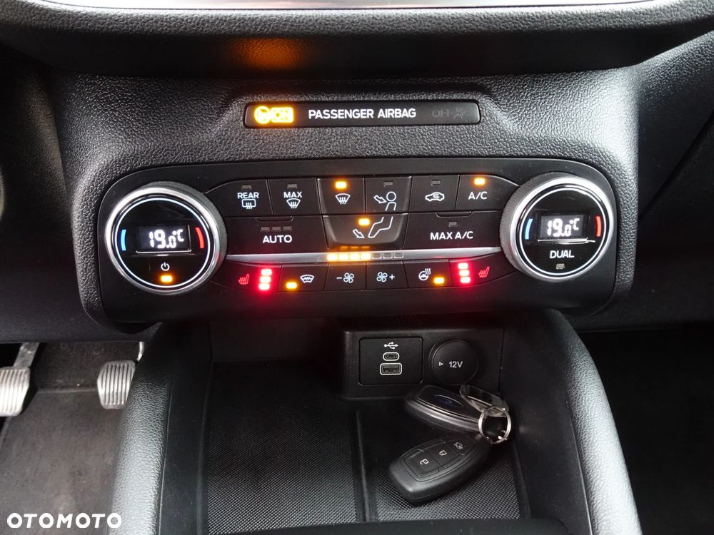 Ford Kuga 1.5 EcoBoost FWD Titanium X - 32