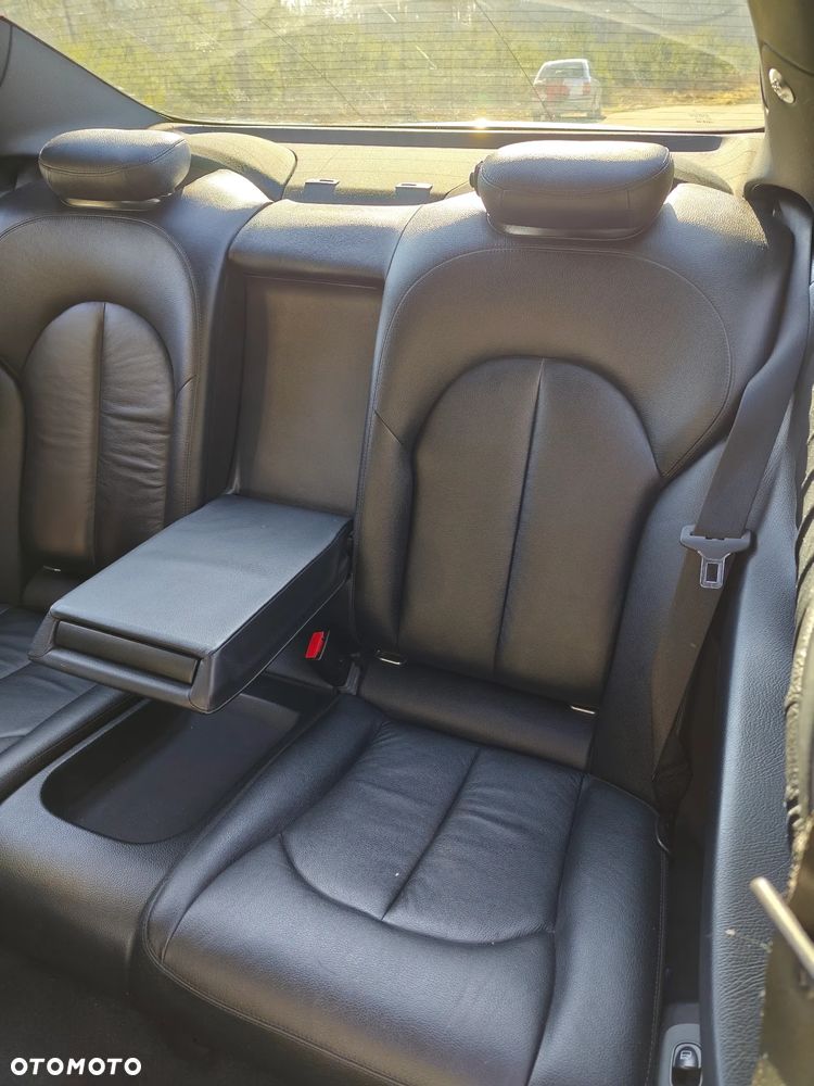 Mercedes-Benz CLK - 12