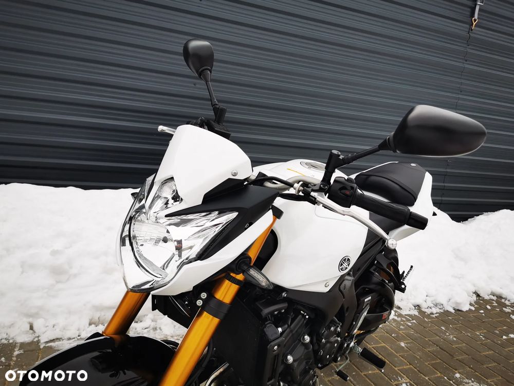 Yamaha FZ8 - 12